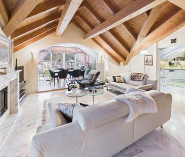 STYLISHLY RENOVATED WITH ATTRACTIVE CHEMINÉE - Photo 1