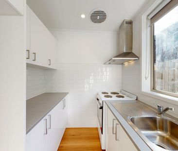 A Rare Riverside Find! - Photo 3