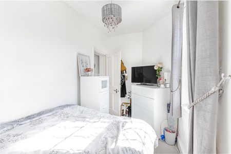 2 bedroom end of terrace house to rent - Photo 4