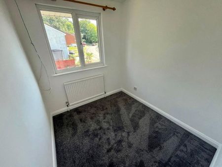 3 bedroom detached house to rent - Photo 3
