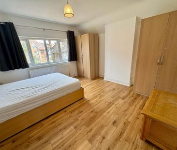4 bedroom detached house to rent - Photo 2