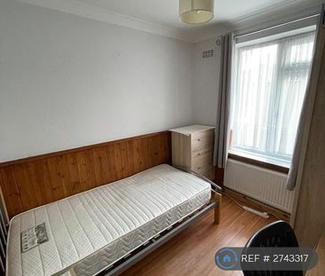 3 bedroom end of terrace house to rent - Photo 5