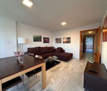 Alquiler de piso en Avenida Retamar - Photo 2