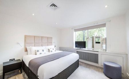 Piccadilly, W1J - Photo 4