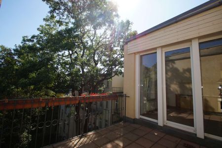 Einzigartige Dachgeschosswohnung mit riesiger Dachterrasse ins Grüne mitten im Waldstraßenviertel! - Foto 2