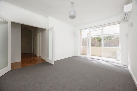 3/491 St Kilda Street, Elwood VIC 3184 - Photo 2