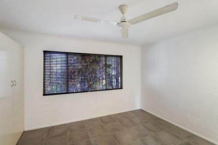 Two Bedroom Home on Greenslopes Street - Photo 5