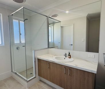 Brand new build in unbeatable location - Photo 4