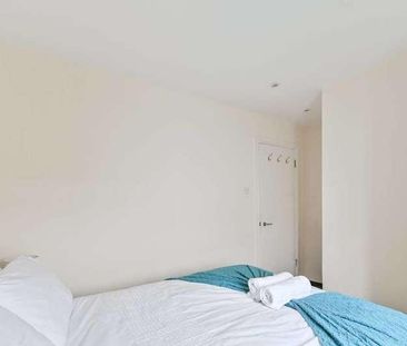 Falcon Road, Clapham Junction, SW11 - Photo 3