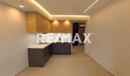 Ανακαινισμένη γκαρσονιέρα 40 τ.μ. δίπλα στο Μετρό & στον Ν.Σ.Σταθμό - Photo 2