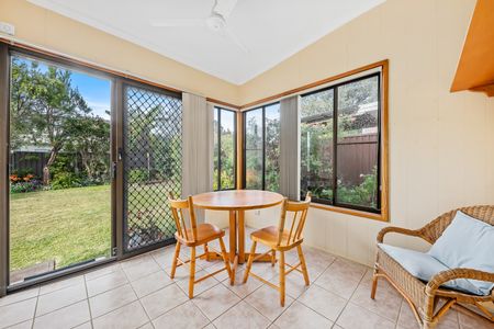 4 Gardenia Grove, Lalor Park NSW 2147 - House For Rent | Domain - Photo 3
