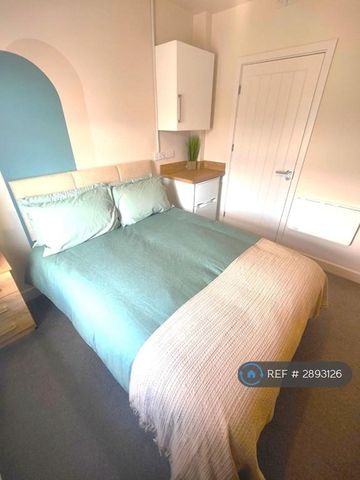 1 bedroom in a house share to rent - Photo 5