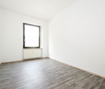 Altbauflair in zentraler Lage: Erdgeschosswohnung nahe der Hattinge... - Photo 3