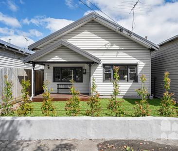 Spacious Home In Ideal Location! - Photo 3