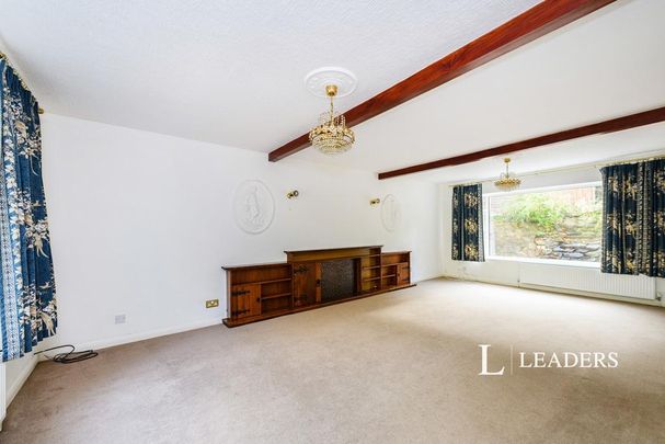 4 bedroom detached house to rent - Photo 1