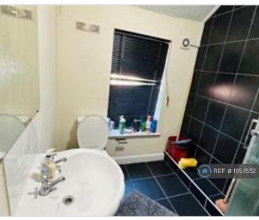 1 bedroom in a house share to rent - Photo 4