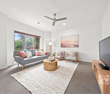 SPACIOUS FAMILY LIVING IN A CONVENIENT PAKENHAM LOCATION - Photo 2