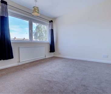 3 Bedroom Mid Terraced House To Rent - Photo 3