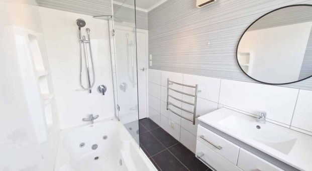 329 Racecourse Road, Waverley - Photo 1