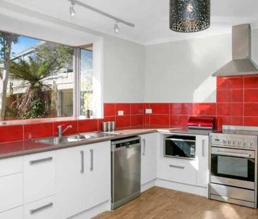 4 BED - HILLTOP - Photo 2