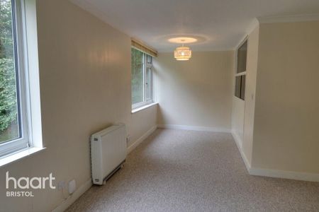 3 bedroom apartment to rent - Photo 2