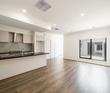 Modern 3-Bedroom Home in the Heart of Thornhill Park - Photo 3