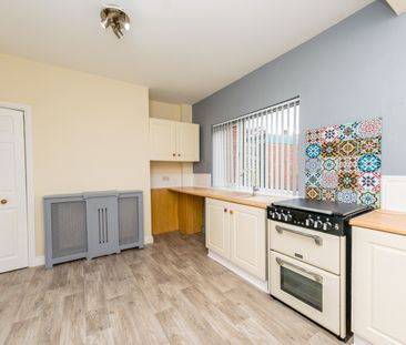 TOPCLIFFE LANE MORLEY LEEDS LS27 0HL - Photo 2