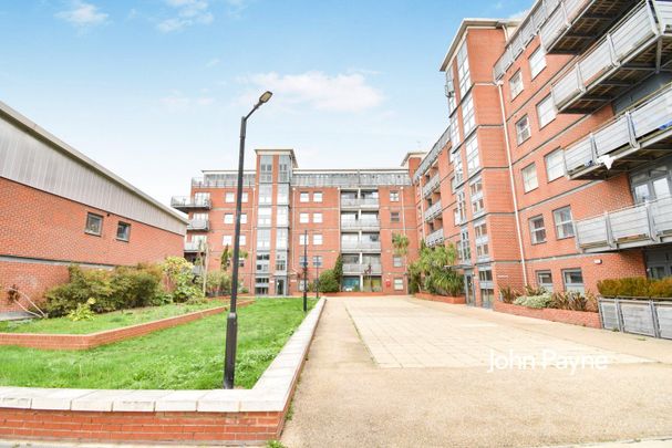 Berber Parade, London, SE18 - Photo 1