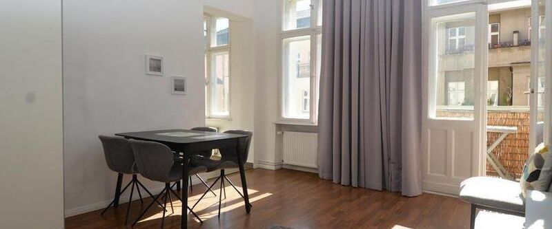 Helle 1-Zi. Wohnung in Friedrichshain,möbliert, Balkon - Photo 1