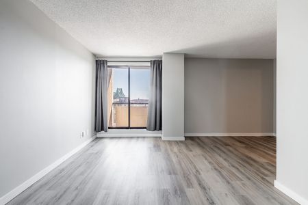 1951 Maisonneuve Boulevard East, Montréal, QC - Photo 4