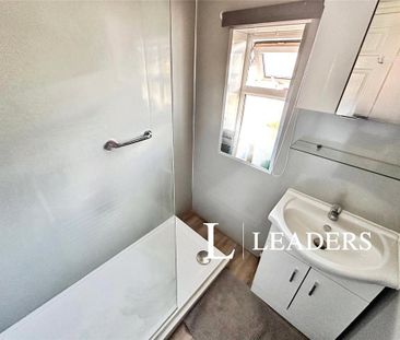 2 bedroom semi-detached house to rent - Photo 6