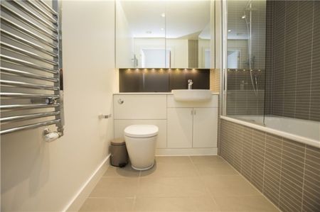 1 Double room ( ensuite room with shower and bath) - Photo 5