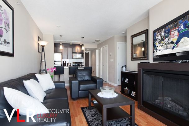 Condo in Downtown Vancouver, British Columbia - Photo 1