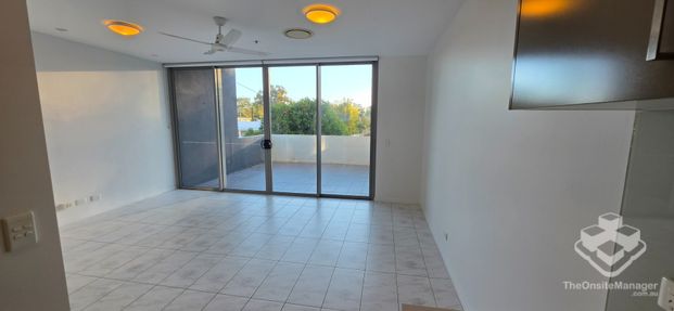Coastal Apartment Living – Study/Guest Room Included - Photo 1