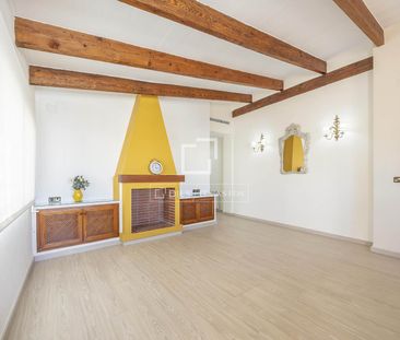 Recently renovated penthouse with 2 large terraces for rent at the ... - Photo 1