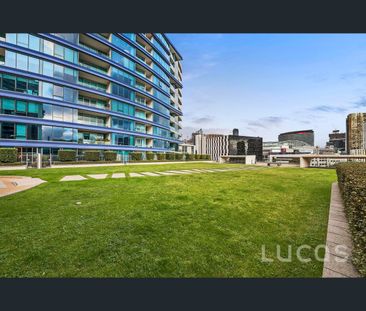 1803/2 Newquay Prom, Docklands, Vic 3008 - Photo 3