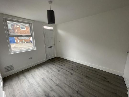 2 bedroom terraced house to rent - Photo 1