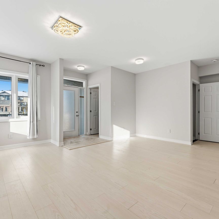 For Lease - 109 Pilot Private, Kanata, Ontario - Photo 1