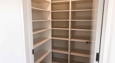 New Year, New Home! 4 Bedroom Home in Kennedy's Green! - Photo 4