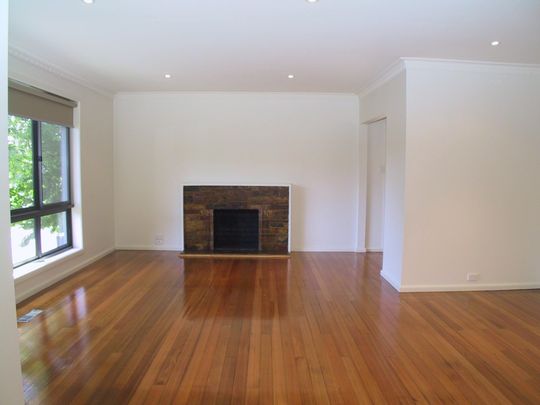 210 Foote Street, Templestowe VIC 3106 - House For Rent | Domain - Photo 1