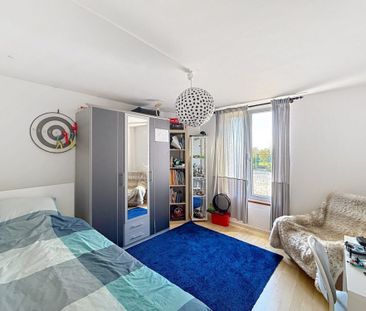 Appartement de 4.5 pièces au rez-de-chaussée - Photo 4