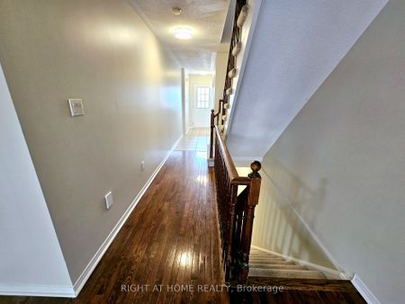 Condo Townhouse For Lease | W8142996 - Photo 4