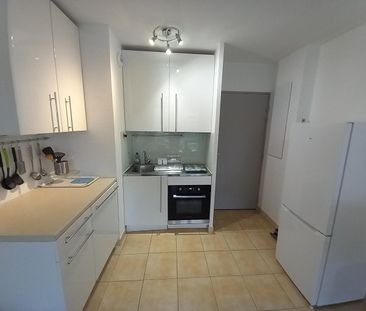 AIX LA DURANNE BEAU T2 MEUBLE AVEC TERRASSE ET BOX, - Photo 4