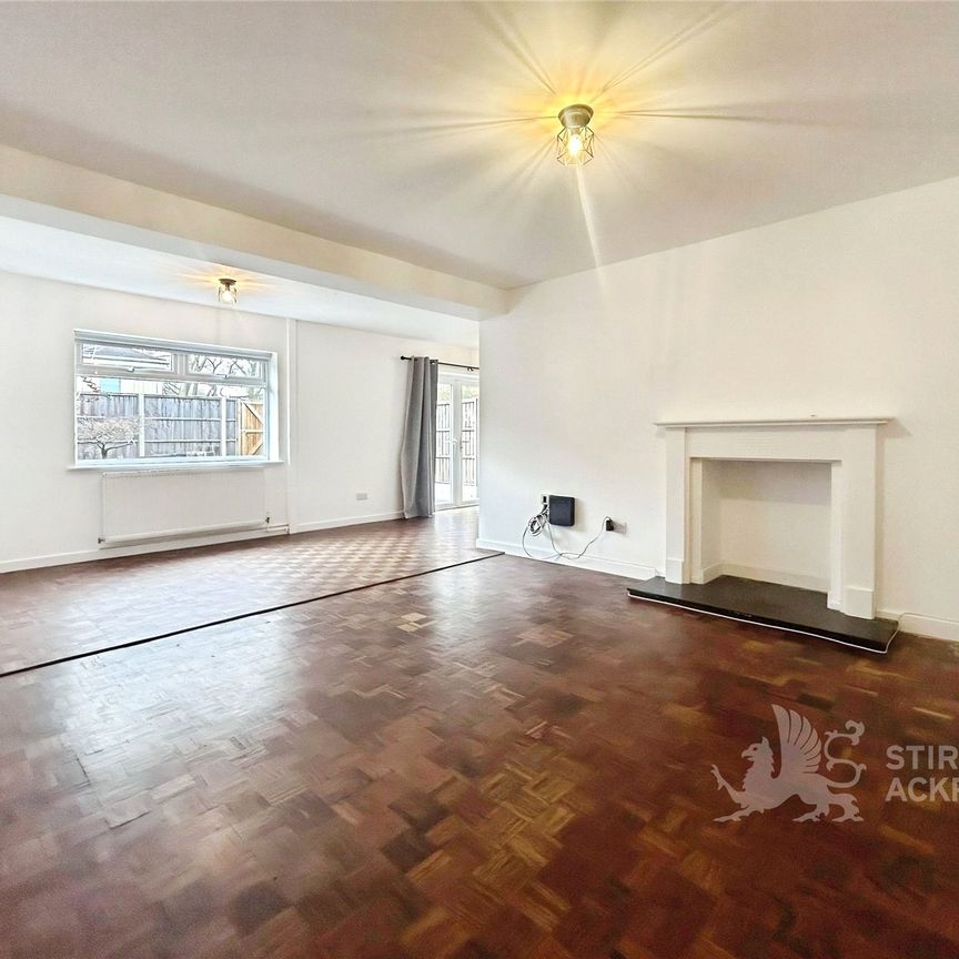 Applegarth Avenue, Guildford, Surrey, GU2 8LX - Photo 1