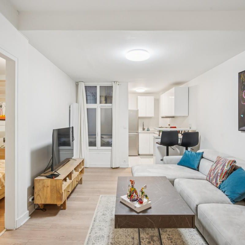 Location Appartement 2 pièces Meublé 37m² PARIS 8ème - Photo 1