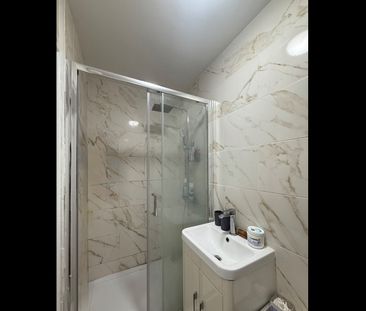 Studio Flat, Wigston Road, E13 - Photo 2