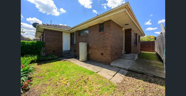 Conveniently located - Photo 1