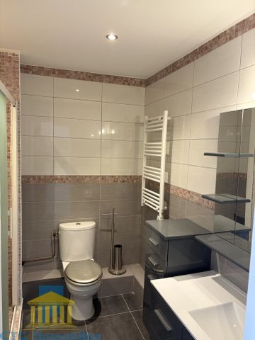 Location Appartement 2 pièces 40m² MARSEILLE 5ème - Photo 3