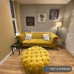 1 bedroom in a flat share to rent - Photo 1