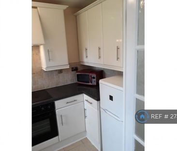 2 bedroom semi-detached house to rent - Photo 6